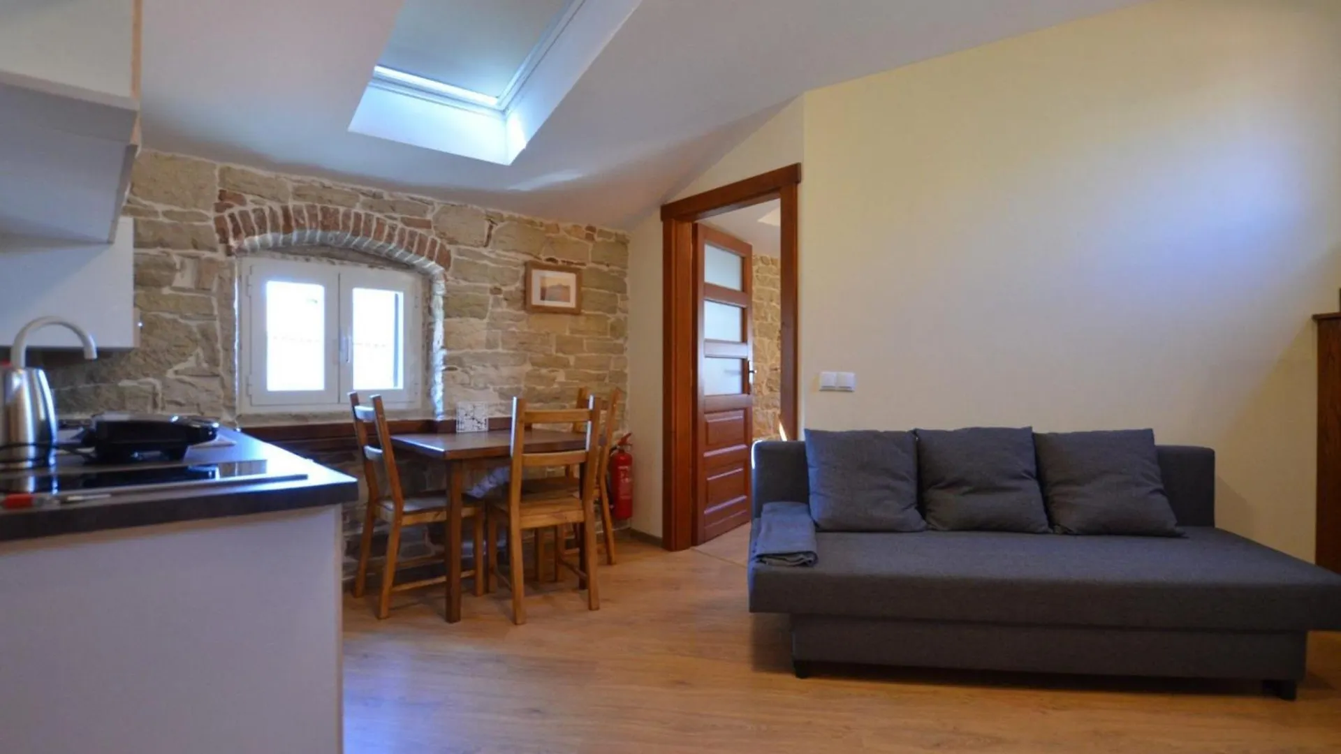 Urban And Upscale Homes Rovinj Old Town Apartment